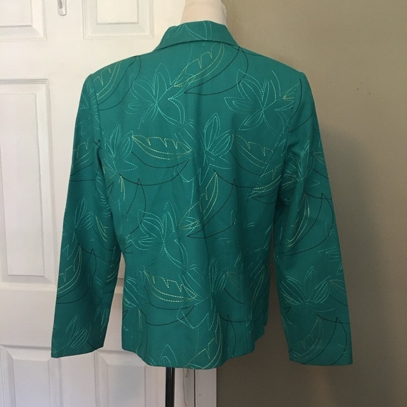 Requirements Embroidered Green Blazer with Textured Fabric and Notched Lapels - Picture 7 of 10